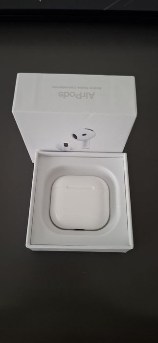 Air Pods 4 nou cu cutie