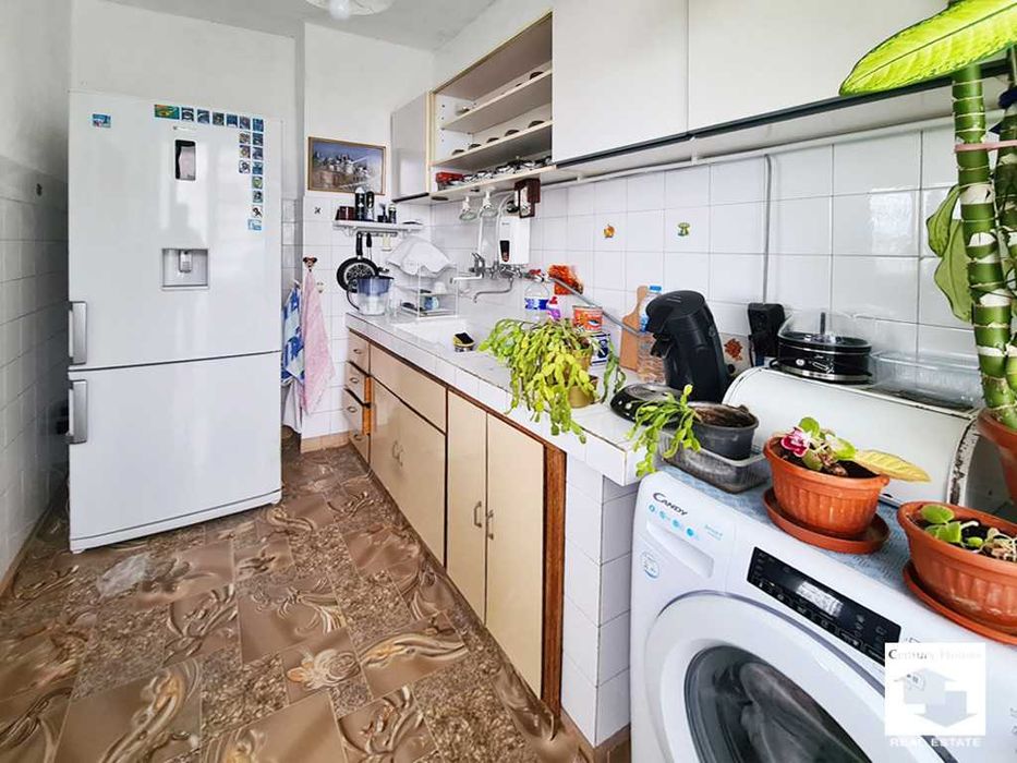 Продава се Четиристаен апартамент в Велико Търново, Център - 110 кв.м за 1814 €/кв.м - Снимка #3