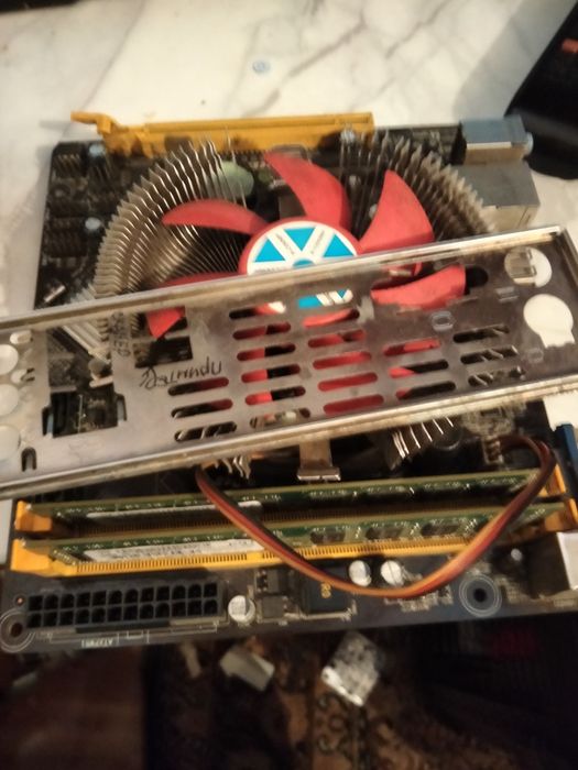 Продам материнскую плату