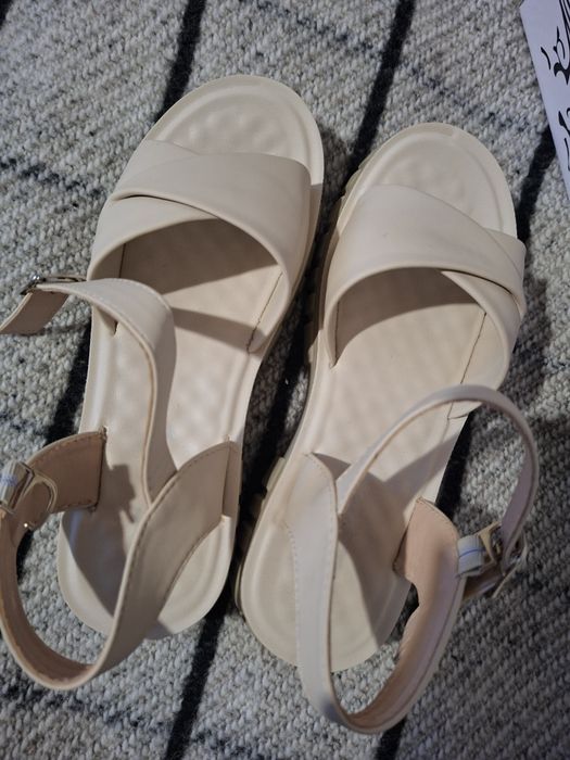 Сандали, удобни и леки, нови! 37 н.