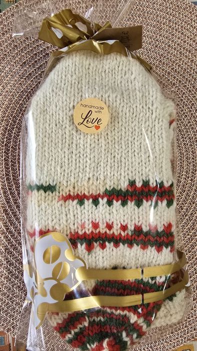 Вълнени чорапи ръчно плетени