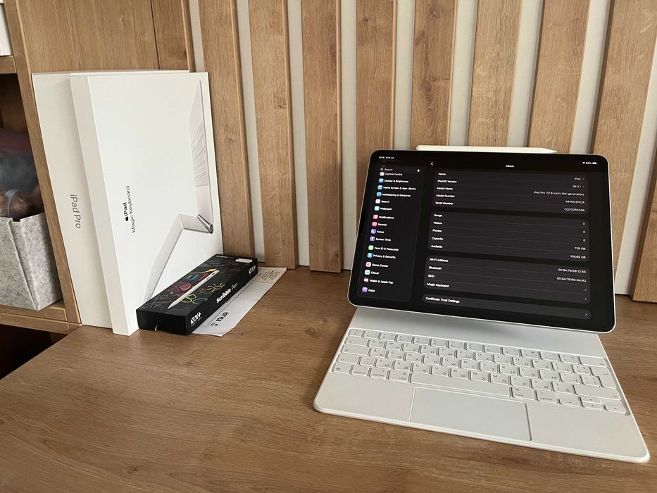 Ipad Pro 12.9 (5th Gen) + Magic Keyboard + Pen