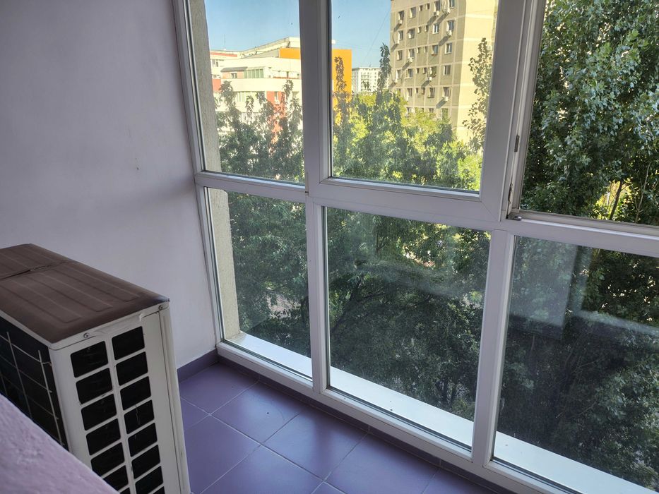 Vând apartament cu 3 camere Obregia sector 4