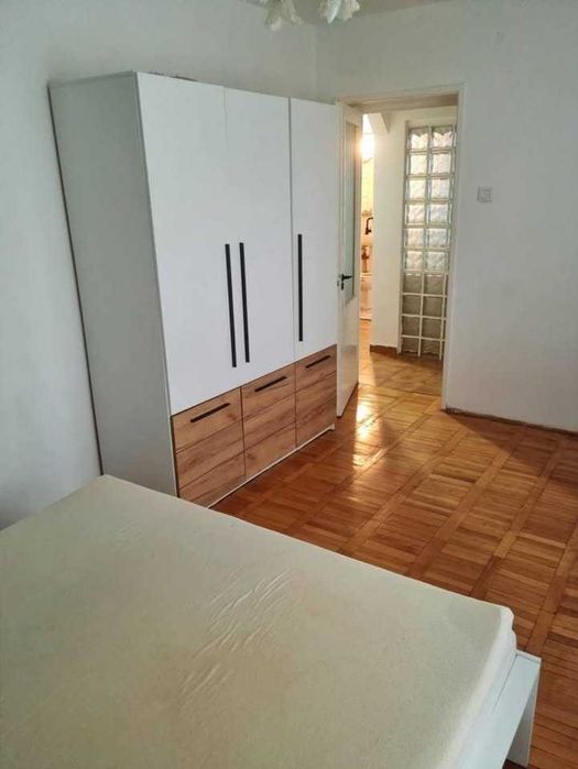 Inchiriez Apartament 2 camere ultracentral Bul.Bucuresti