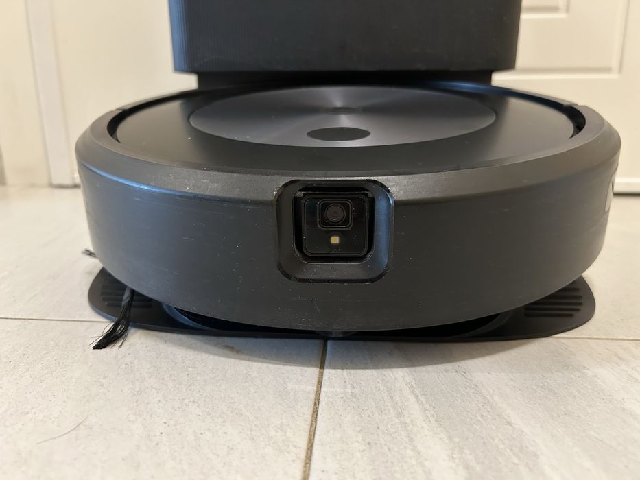 Робот прахусмукачка iRobot Roomba j7+