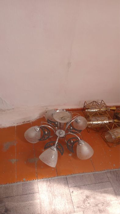 Продам люстры шифоньер недорого