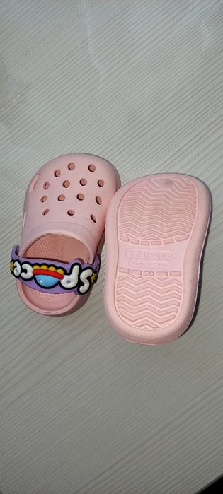 Продам детскую обувь