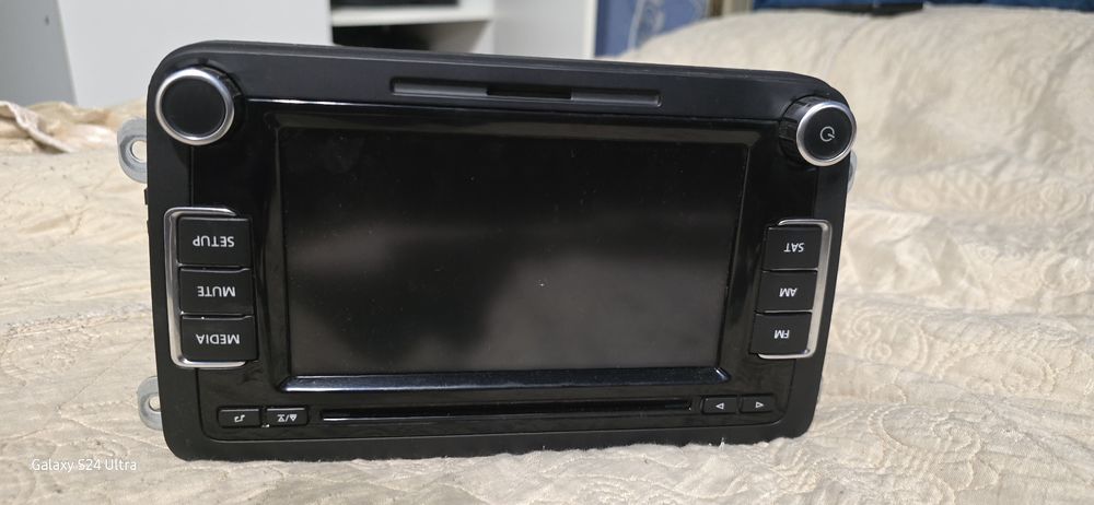 Автомагнитола срочно продам