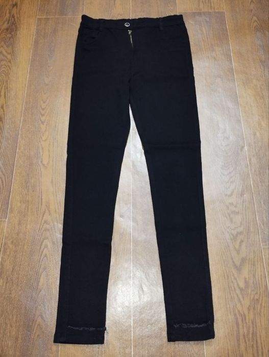 Женский брюклар сотилади