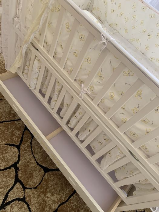 Bolala uchun kravat mebeli