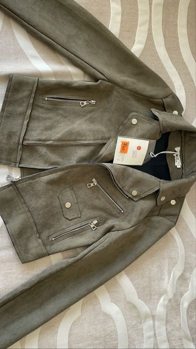 Куртка новая. Косуха. Для девушки