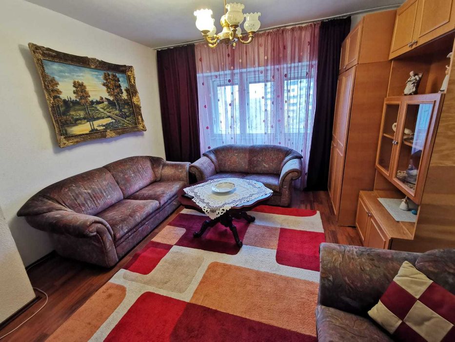 Inchiriez apartament 2 camere decomandat, bul.Dacia, zona f.buna !
