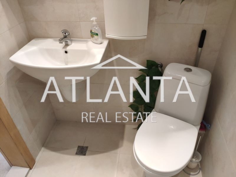 Продава се Двустаен апартамент в Варна, Център - 73 кв.м за 3144 €/кв.м - Снимка #11