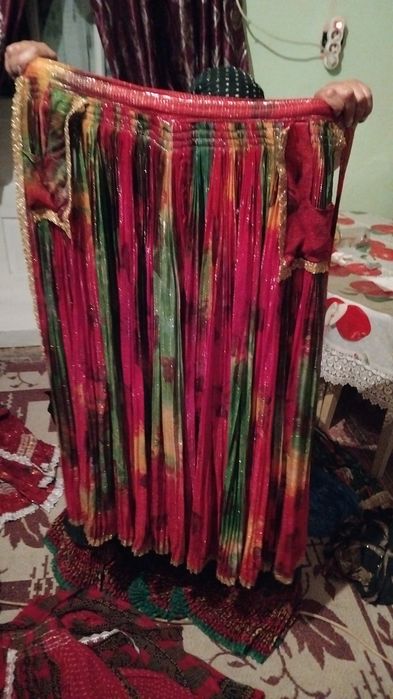 Vând fuste țigănești noi