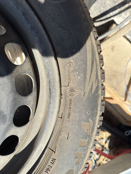Set 4 Roti Iarna 215/60 R16 - Firestone Winterhawk 4 - DOT 23 - Anvelope cu uzura minima, profil foarte adanc.