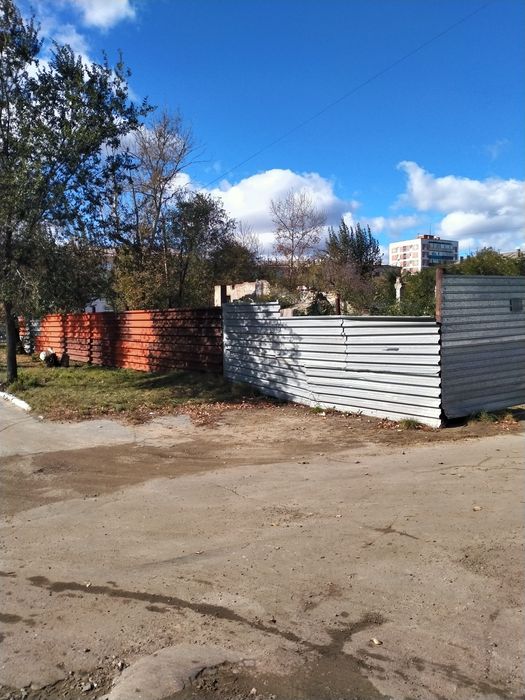 Участок с фундаментом