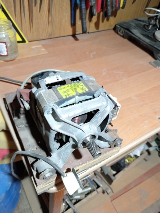 Продаю двигатель от стиральной машины