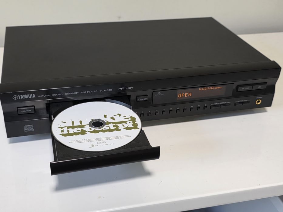 CD плейър Yamaha CDX-596