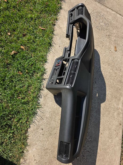Plansa bord Bmw e30 , stare impecabila