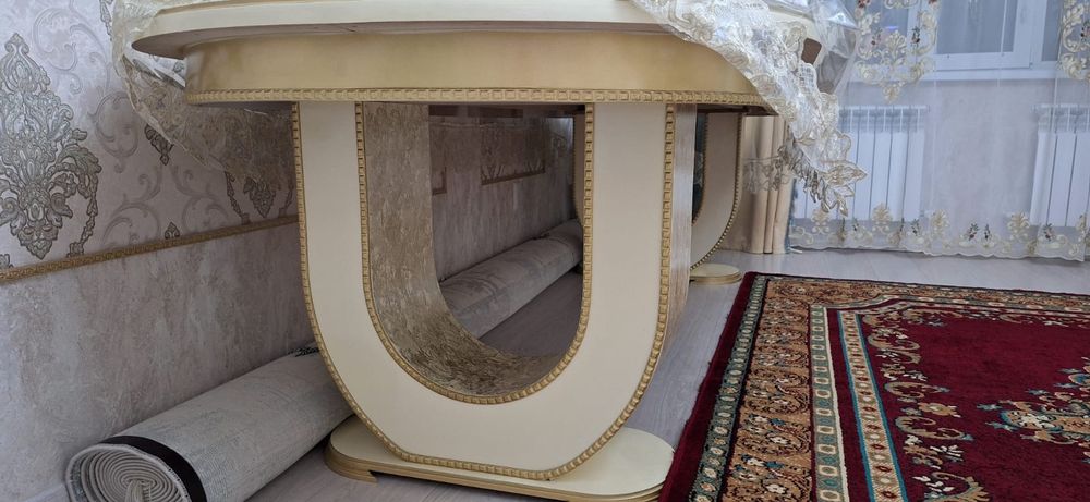 Залға үстел сатылады, стол