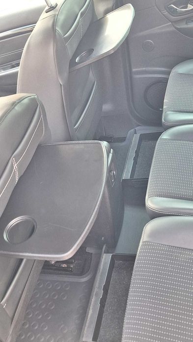 Vind Renault SCENIC 2012