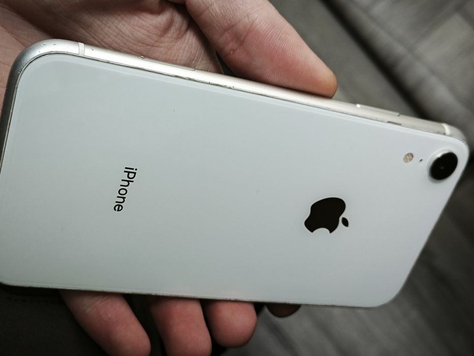 IPhone XR белый продам