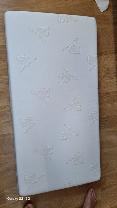 Set patut Brevi cu masa infasat si saltea extra inclusa