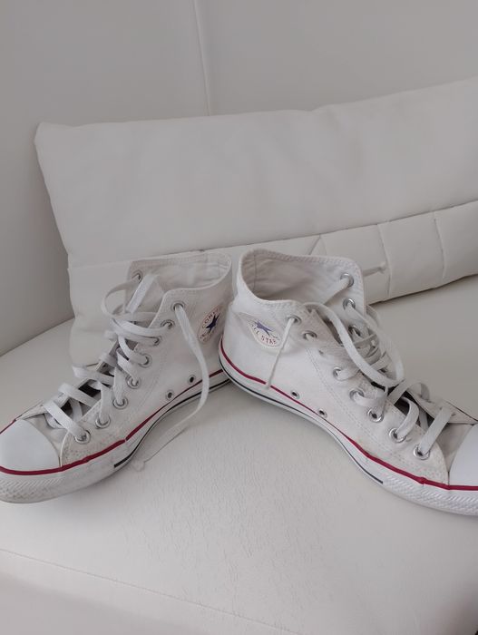 Vând tenesi converse,purtați,urme de purtare,mărimea 39.5, produs orig