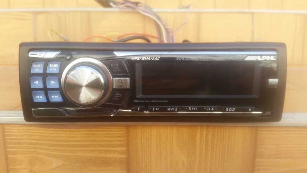Alpine CDE -9882 RI, USB