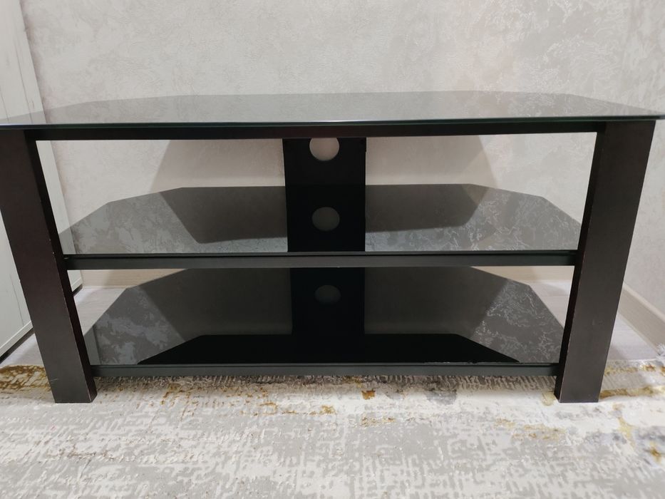 Стол для телевизора