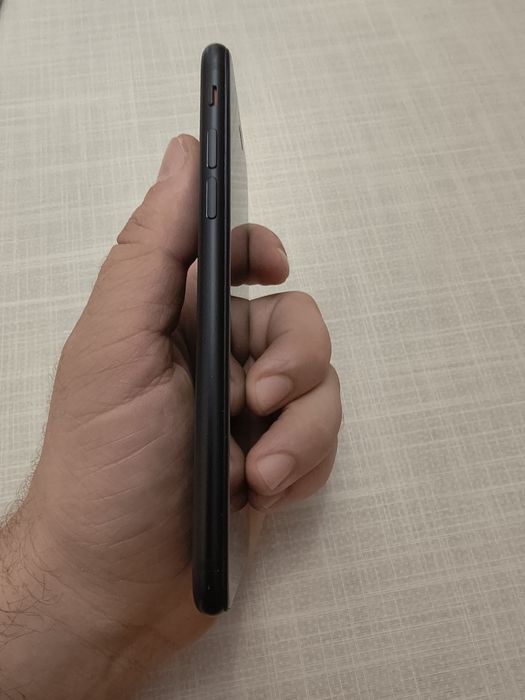 iPhone SE  64gb.  2020.   87%