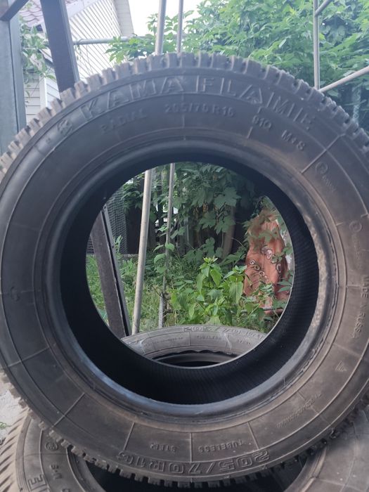 Продам Резина на ниву
