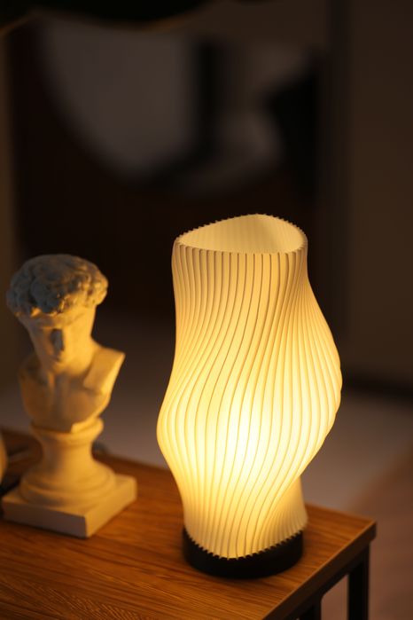 Прикровтанная настольная лампа светильник ночник