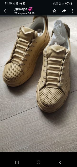 Продам кроссовки