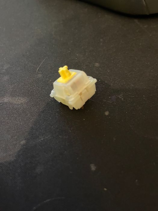 switch-uri mecanice milky yellow