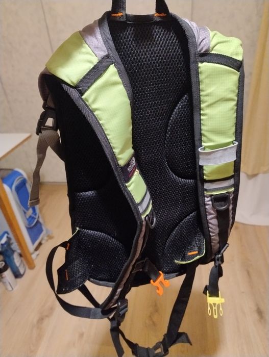 малка раница North Face