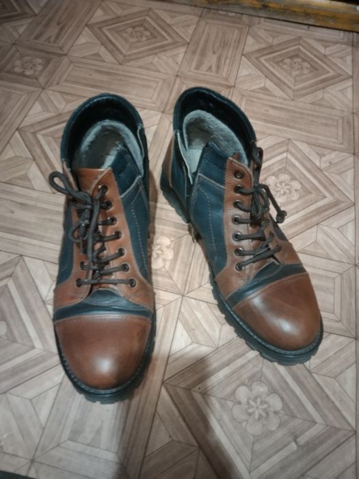 Продам теплые зимние ботинки