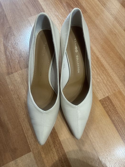 Туфли молочные