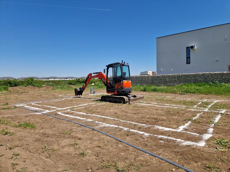 excavator / fundatii / gaz / curent / canalizare / terasamente / fose
