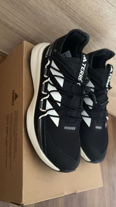 Оригинални обувки Just cavalli и Adidas Terrex