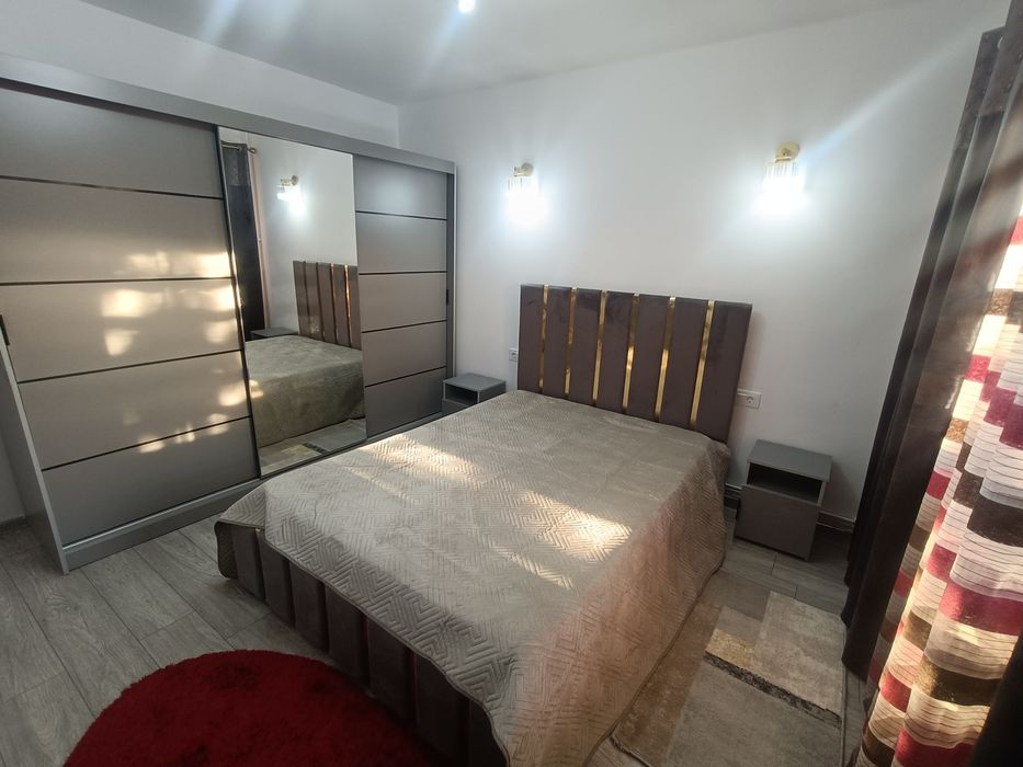 Proprietar închiriez ap. 2 camere, central,  renovat complet, centrala pe gaz și aer condiționat