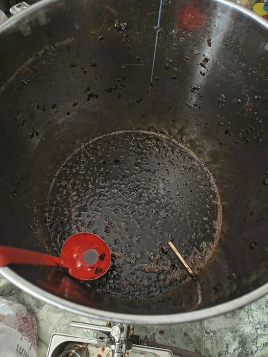 Dulceață de cireșe negre amare
