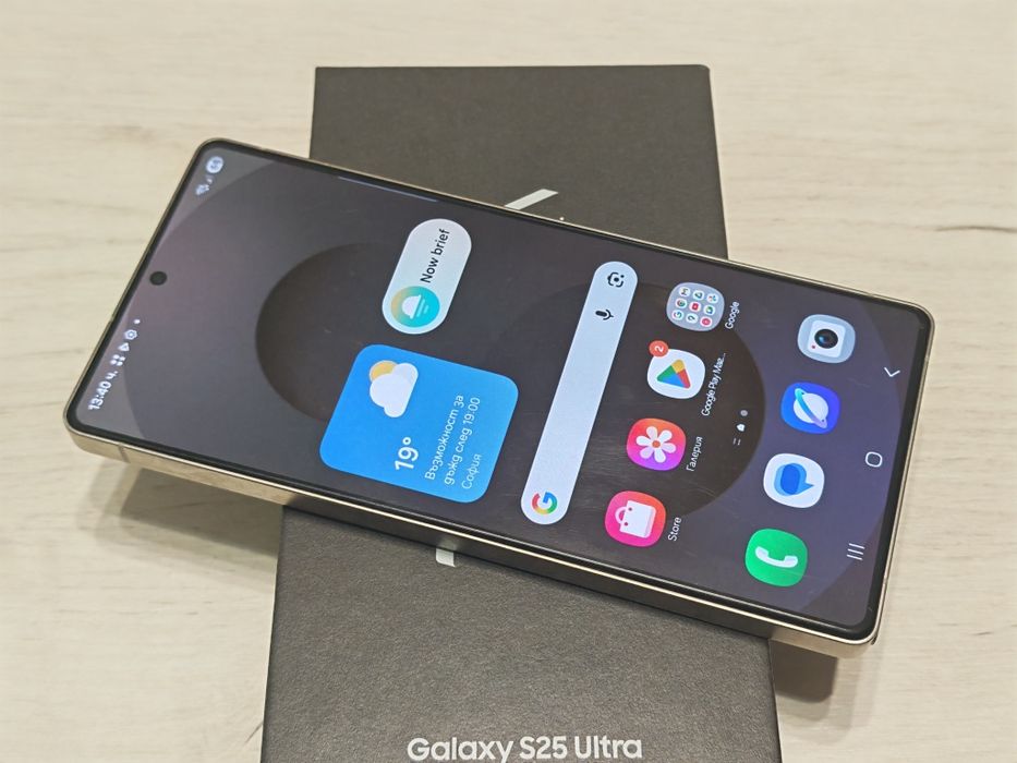 Перфектен Samsung Galaxy S25 Ultra 256 GB Гаранция