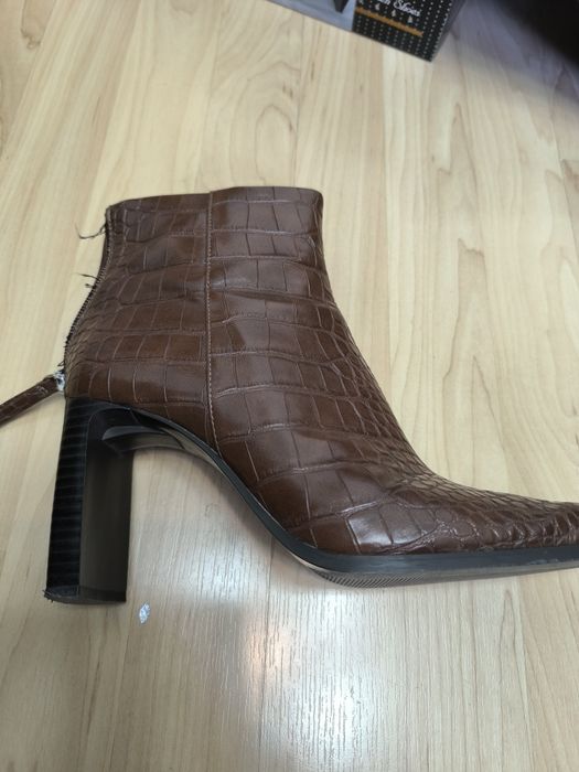 Продаю женские ботильоны