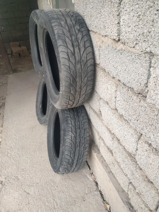 Шина. Балон 215/60/16 б/у состояние нормально