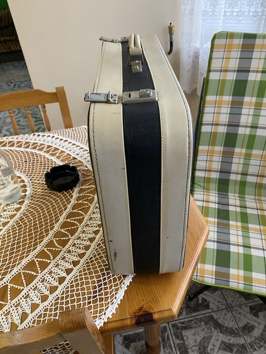 Ретро куфар с ключета