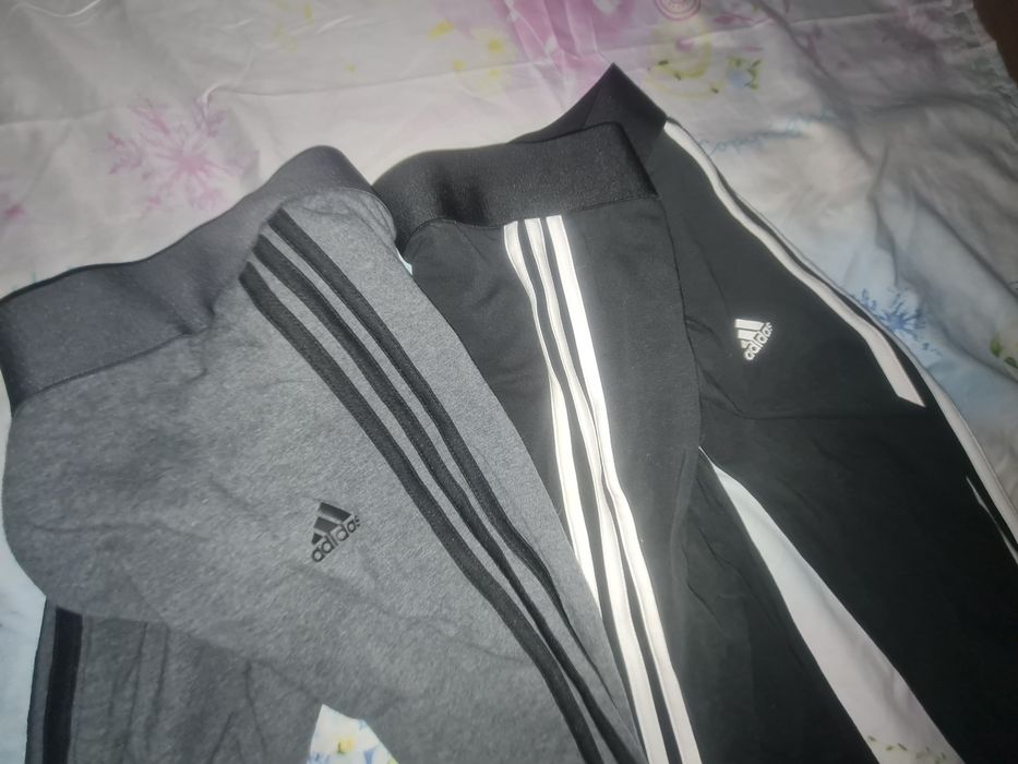 Haine  marimea S si pantaloni pt 13-14 ani. Pt comenzi modific pretul.