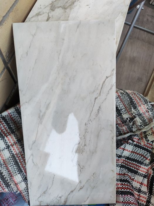 Продам кафель 290тг недорого