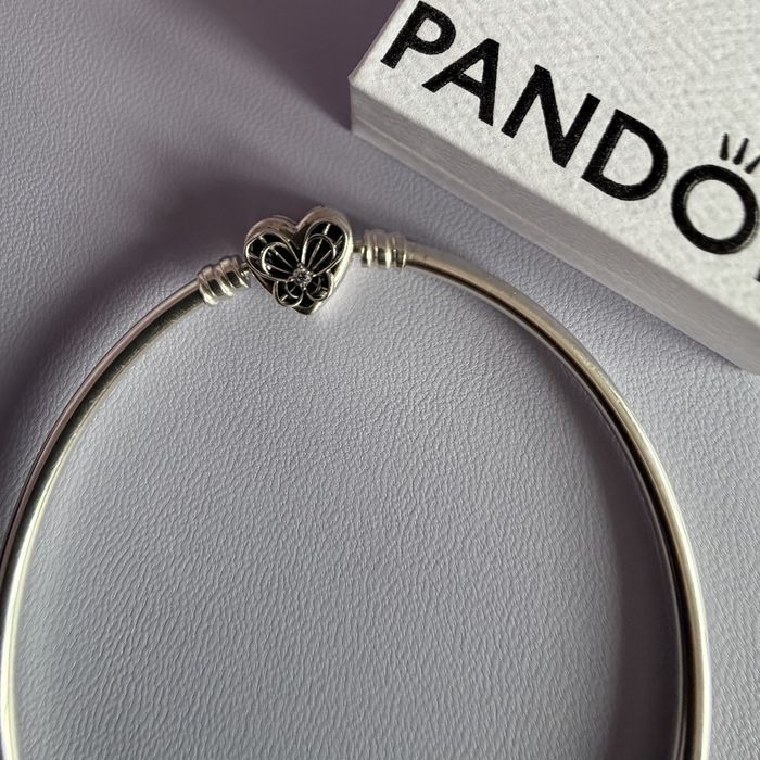 Сребърни твърди гривни Pandora 19 см