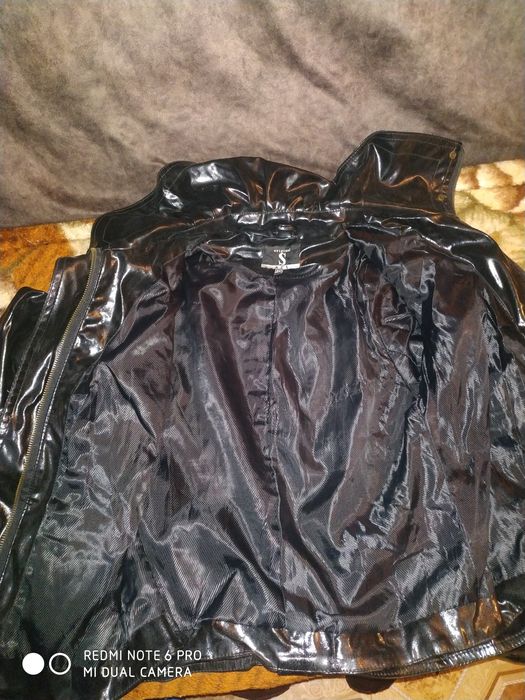 Кожаная лакированная куртка Яндекс отправка БТС BTS есть
